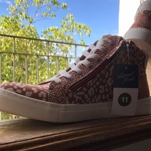 You next pair of walking shoes with a little extra sass!